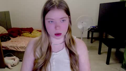 Jennyblonde and Emmabrunette online show from January 9, 3:28 pm