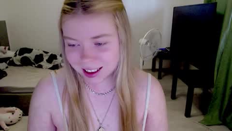 Jennyblonde and Emmabrunette online show from February 27, 1:26 pm