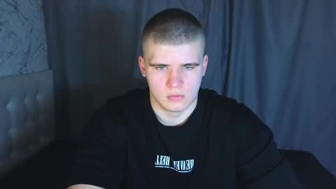 Snapshot of kittenmur chatting on December 10, 12:05 pm Vlad online show from December 10, 12:05 pm