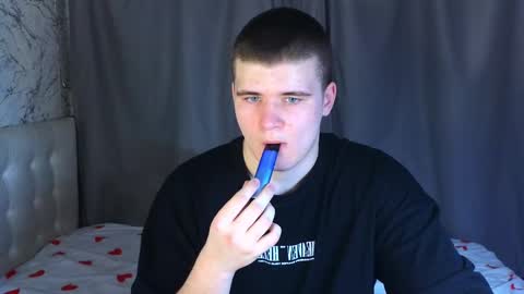 Snapshot of kittenmur chatting on December 27, 2:01 pm Vlad online show from December 27, 2:01 pm