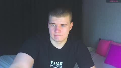 Snapshot of kittenmur chatting on February 26, 3:21 pm Vlad online show from February 26, 3:21 pm