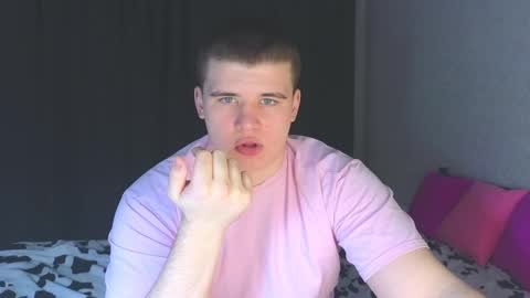 Snapshot of kittenmur chatting on March 5, 3:18 pm Vlad online show from March 5, 3:18 pm