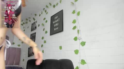  KITTY online show from November 10, 8:55 pm