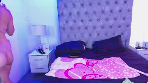 Kitty   online show from April 1, 7:33 pm