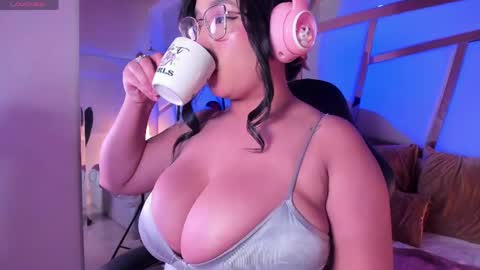 Kitty  online show from April 19, 8:33 pm