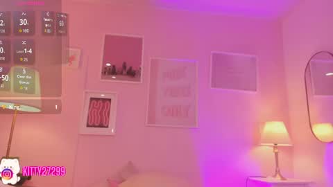 kitty_lulu_ online show from July 18, 9:22 am