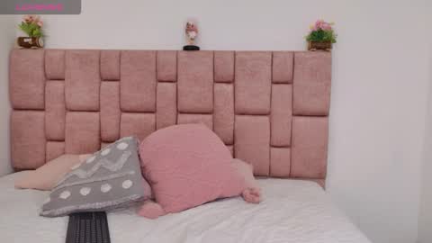 Kitty Rose online show from December 15, 4:52 am