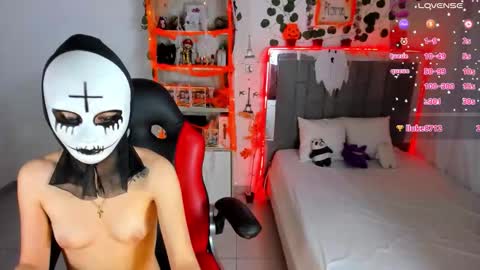 Snapshot of kitty_scoot chatting on October 20, 1:21 am kitty_scoot online show from October 20, 1:21 am