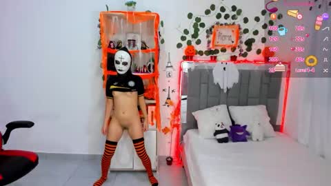 Snapshot of kitty_scoot chatting on October 19, 1:10 am kitty_scoot online show from October 19, 1:10 am