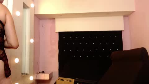 paola online show from February 19, 11:28 am