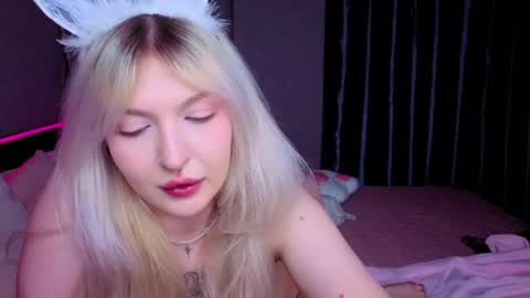 kittykendall online show from April 18, 7:58 pm