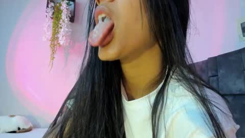 kitty  online show from October 10, 8:46 pm