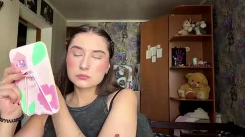 Molly online show from July 21, 8:49 am