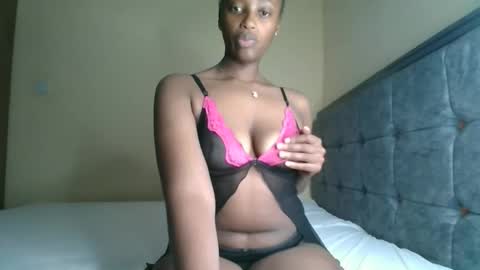Snapshot of kittypettite chatting on September 15, 5:58 pm Kittypettite online show from September 15, 5:58 pm