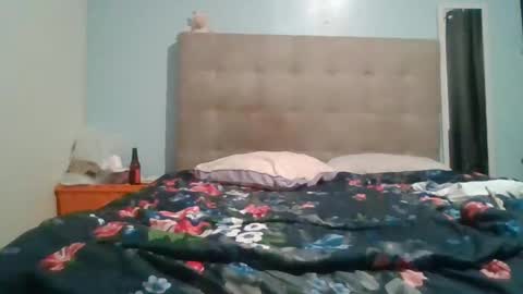 Snapshot of kivs19 chatting on October 6, 2:51 am kivs19 online show from October 6, 2:51 am