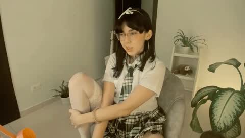 Snapshot of kiwi____ chatting on January 8, 10:06 pm Little piece of fruit online show from January 8, 10:06 pm