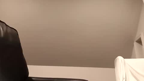 kiwicock277 online show from February 11, 12:31 pm