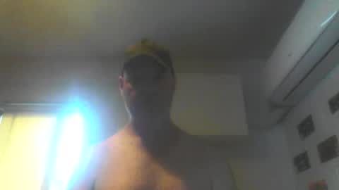 kiwiguy19773 online show from December 14, 11:22 pm