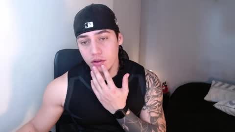 kiyo__ online show from April 6, 8:43 pm