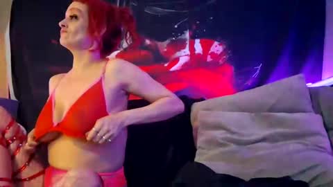 Daddy  His Splash Queen online show from November 1, 8:24 am