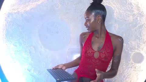 K L O E online show from September 15, 12:06 pm