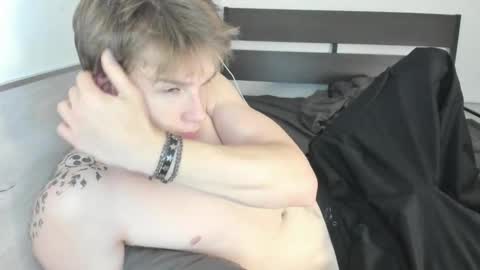 Adam online show from October 19, 3:22 am