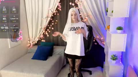 Lilu online show from April 8, 9:51 pm