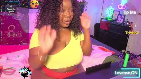 kokocherry00 online show from December 2, 10:57 am