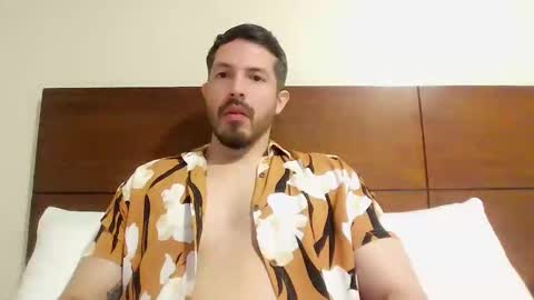 Snapshot of kolombianox chatting on October 19, 4:28 am kolombianox online show from October 19, 4:28 am