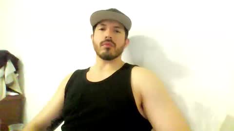 Snapshot of kolombianox chatting on October 31, 6:47 am kolombianox online show from October 31, 6:47 am