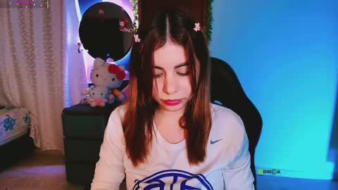 YINI online show from October 19, 3:11 am