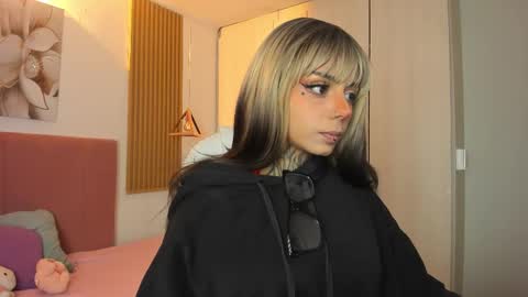 Kora  online show from November 2, 1:33 pm