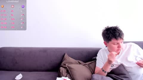 Twiix online show from April 16, 1:33 pm