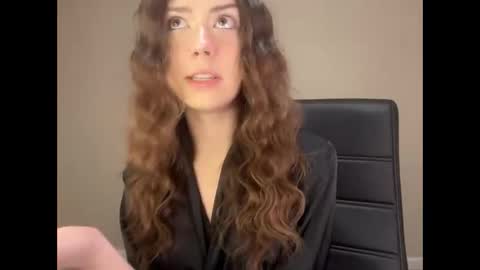 kr3amykay online show from March 28, 3:52 am