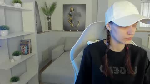 krisdoeill online show from April 19, 2:23 am