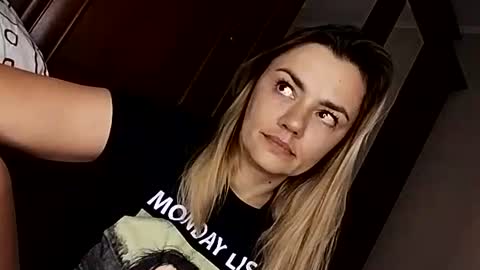 Snapshot of krisssexi chatting on September 18, 2:32 pm KrissSexi online show from September 18, 2:32 pm