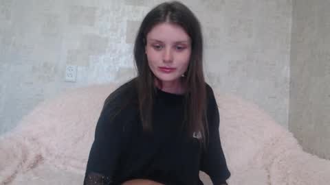 krissvoss online show from March 15, 3:48 pm