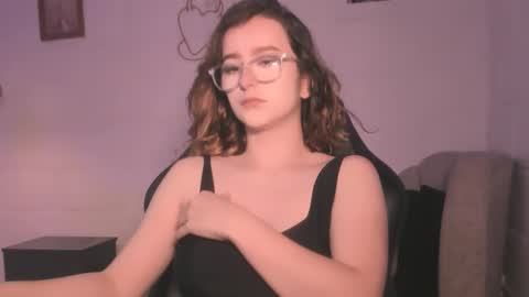 Snapshot of kristal_joi_dl chatting on October 10, 12:11 pm kristal online show from October 10, 12:11 pm
