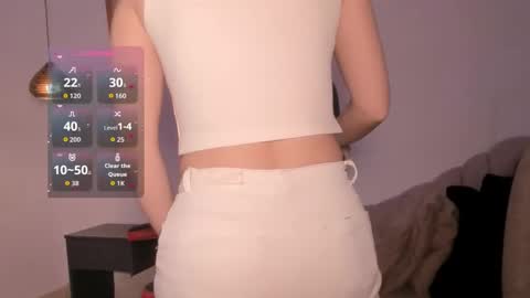 Snapshot of kristal_joi_dl chatting on September 28, 1:31 pm kristal online show from September 28, 1:31 pm