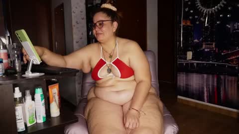 Snapshot of kristenhill1 chatting on December 18, 11:51 pm Kristen online show from December 18, 11:51 pm