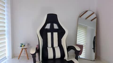 Kris online show from November 1, 1:32 pm