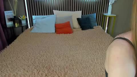 Kristi online show from February 18, 9:42 am