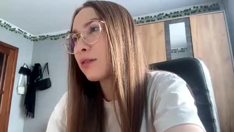 Mila online show from April 25, 1:52 pm