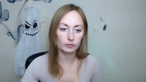 Snapshot of kristinahech_ chatting on October 21, 6:51 am Kristi online show from October 21, 6:51 am