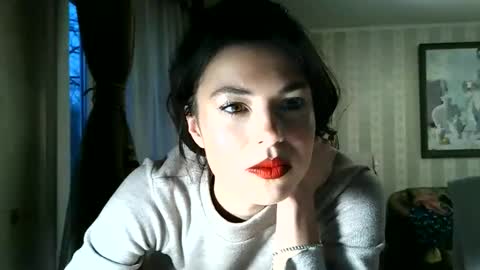 kristinalamour96 online show from December 15, 1:29 pm