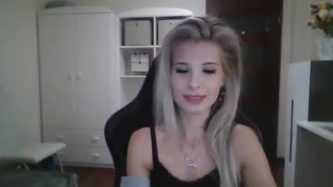 KristineAmore online show from October 1, 2:27 pm