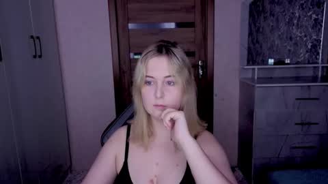 Kristy online show from February 25, 10:46 pm