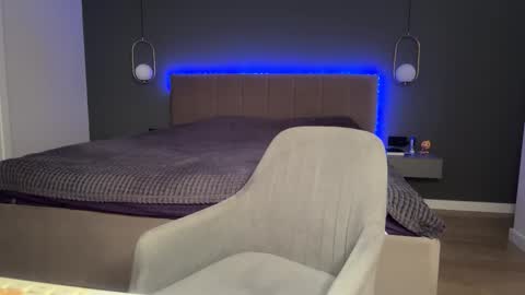 Kristi online show from September 15, 4:03 am