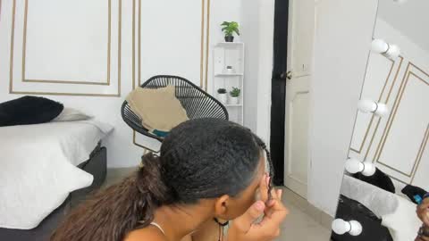 Cristina online show from April 20, 7:06 pm