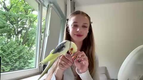 Kaya online show from August 3, 1:06 pm